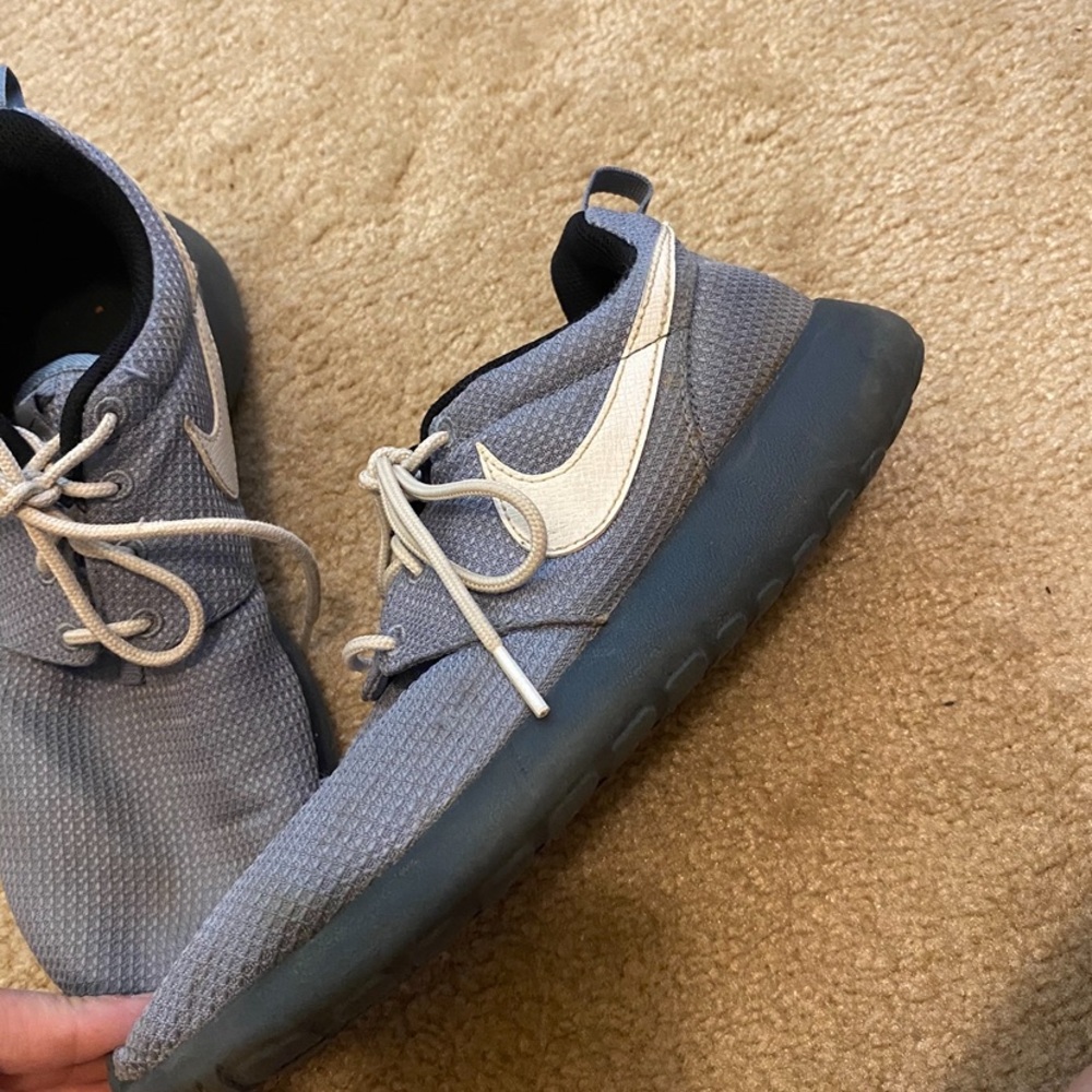 Nike Roshe Gray Sneakers size 6.5